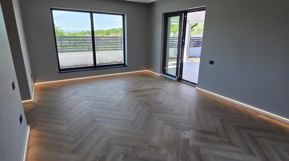 Oferta Casa, 4 camere , 120 mp, Miroslava, de vanzare,  Cresa Miroslava imagine 2