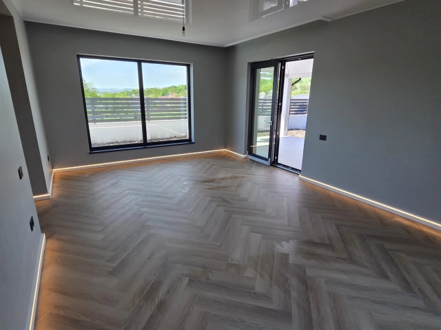 Apartament 4 camere - Miroslava