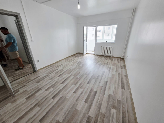 De vanzare apartament, 2 camere,  decomandat,  54 mp, Mircea cel Batran,  (BRD) 163107