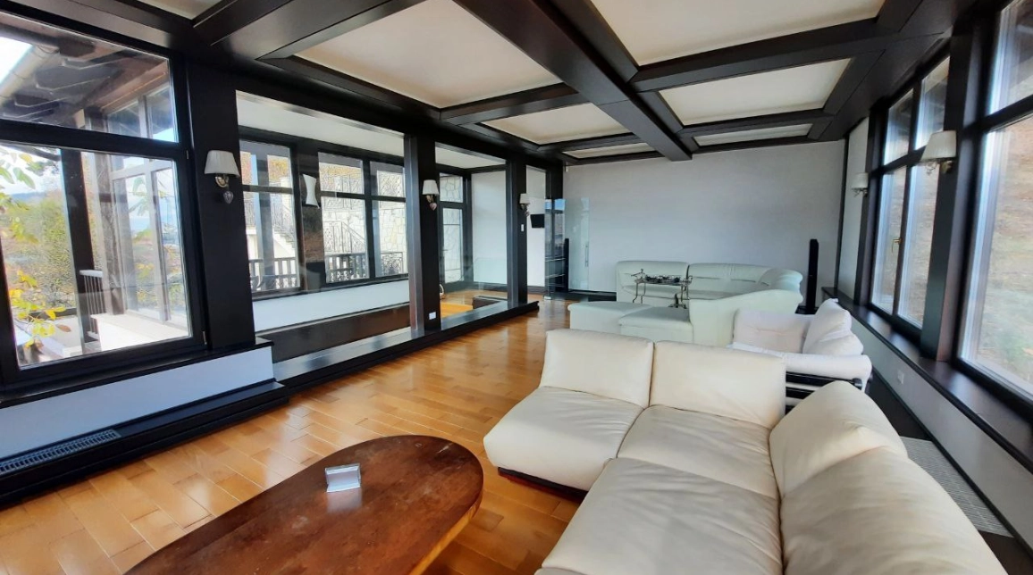 Oferta Stefan cel mare casa 300 mp, 6 camere, de vanzare,  Club Sportiv Ceahlaul / Palatul Copiilor imagine 6