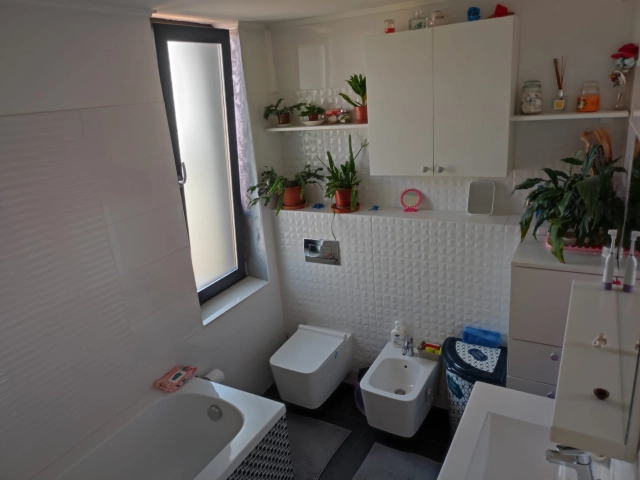 Apartament 4 camere - Nicolina