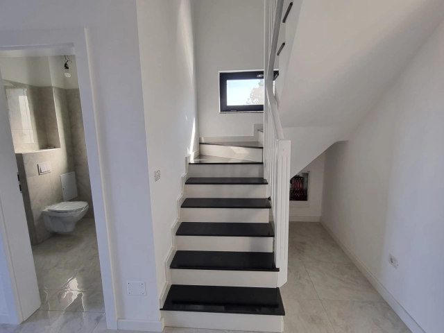 Apartament 4 camere - Bucium