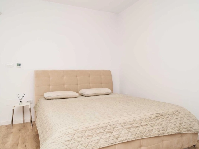 Apartament 6 camere - Breazu