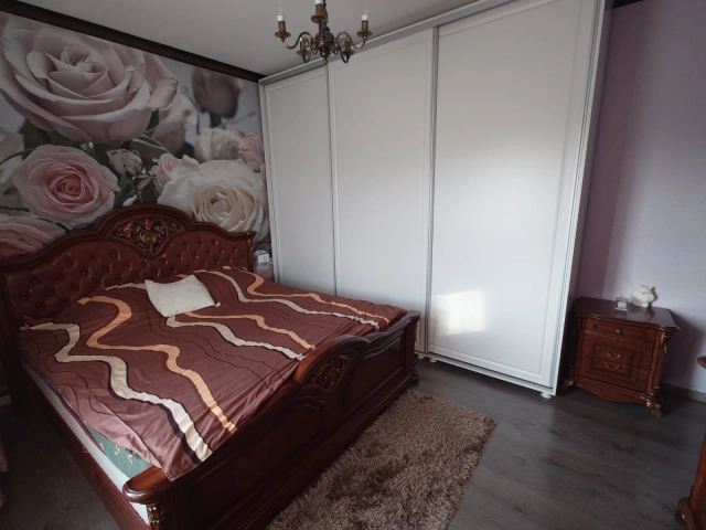 Apartament 3 camere - Miroslava