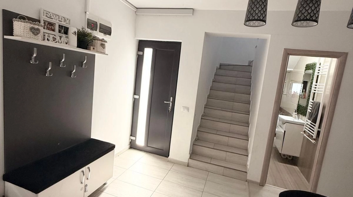 Oferta De vanzare casa, 4 camere, 127 mp, Miroslava,  dupa stadion imagine 3