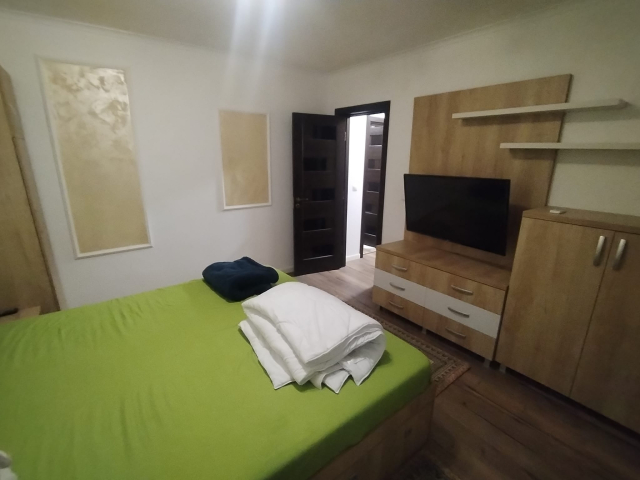 Apartament de inchiriat, 2 camere,  decomandat,  55 mp, Centru,  (UMF) 162780