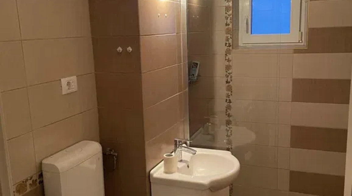 Oferta De inchiriat apartament, 2 camere, decomandat, 50 mp, Central,  Petrodava imagine 6