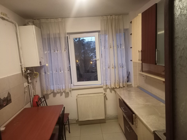 Apartament, 2 camere  semidecomandat,  52 mp, Podu Ros, de inchiriat,  (Universitatea Gheorghe Asachi) 163121