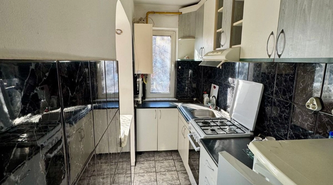 Oferta Podu Ros apartament 40 mp, 3 camere, semidecomandat, de vanzare,  Salubris imagine 1