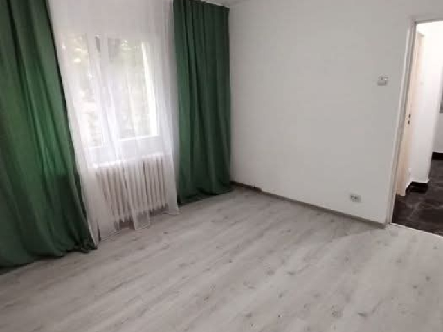 Apartament de vanzare, 3 camere,  decomandat,  60 mp, Tatarasi,  (Dispecer) 162620