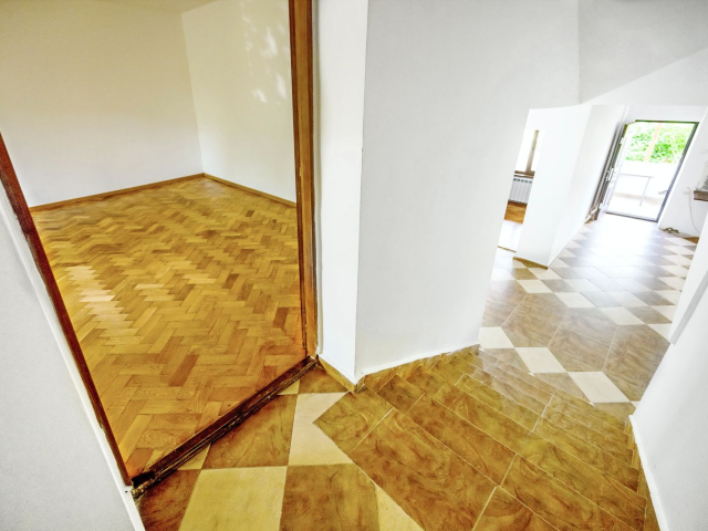 3 camere,  decomandat,  160 mp, de vanzare apartament in zona Podul de Fier,  (C.A. Rossetii) 163493