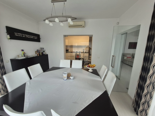 Apartament 5 camere - Bucium