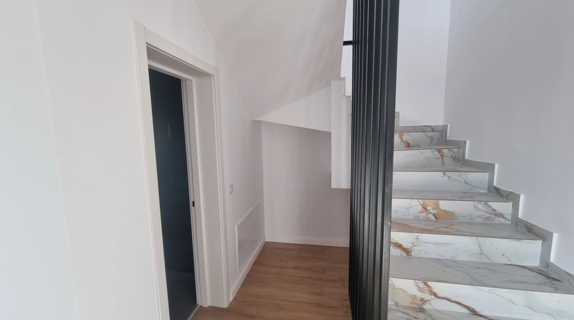 Oferta Casa de vanzare, 4 camere, 106 mp, Valea Adanca,  5 Drumuri imagine 6