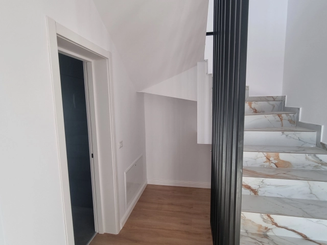 Apartament 4 camere - Valea Adanca