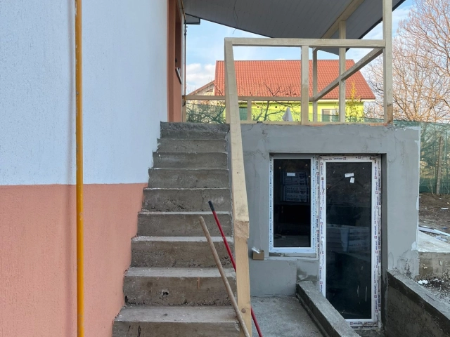 Apartament 4 camere - Tomesti