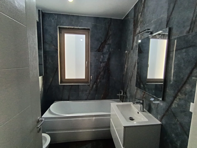 Apartament 4 camere - Valea Lupului