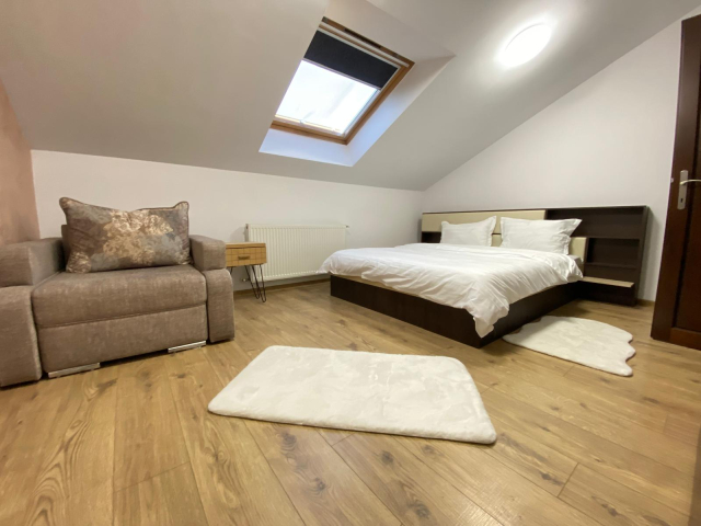 Centru apartament  76 mp, 3 camere,  decomandat, de inchiriat,  (Pallas Mall - Lazar Residence) 162664