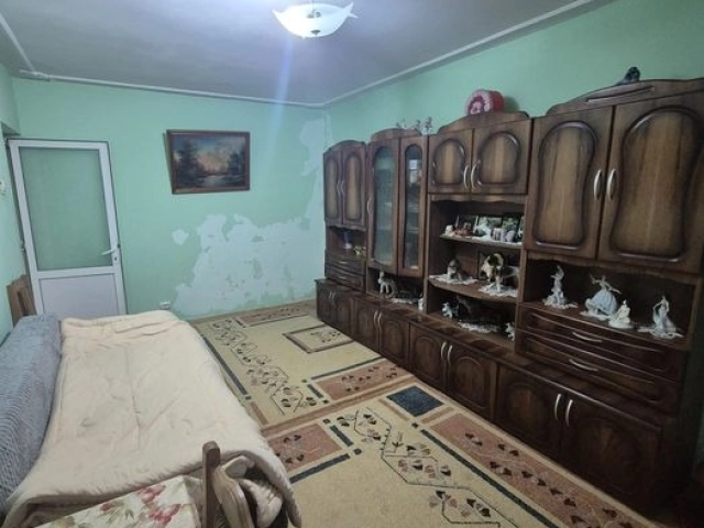 Apartament 3 camere - Podul de Fier