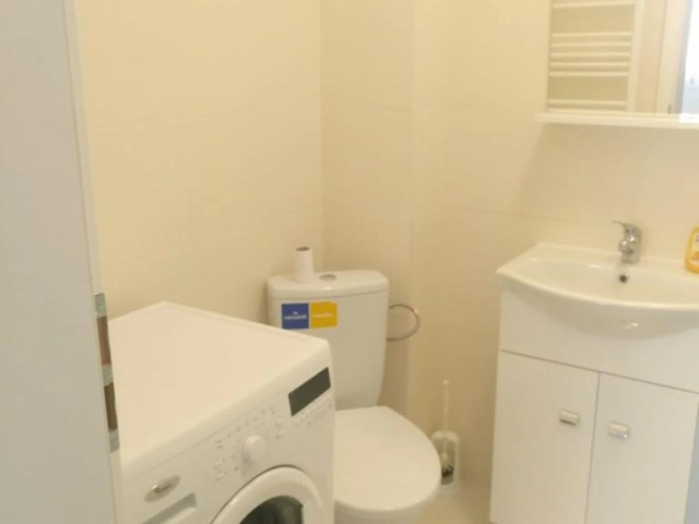 Apartament 3 camere - Centru