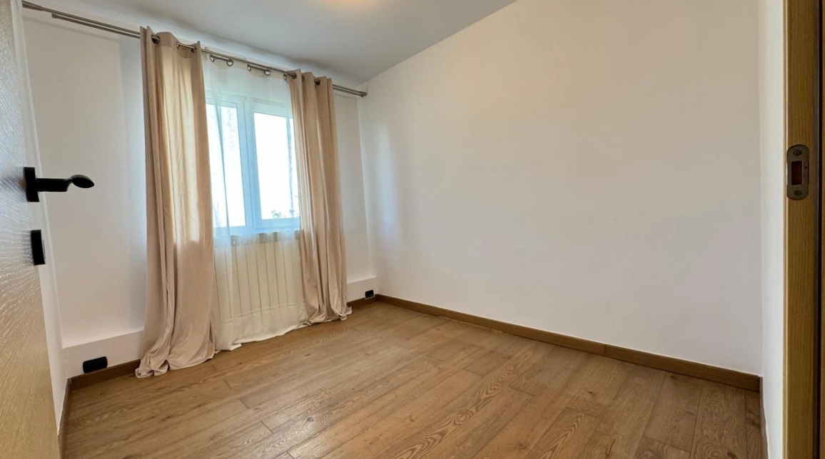 Oferta Apartament de vanzare, 4 camere, semidecomandat, 64 mp, Mircea cel Batran,  Complex Mircea cel Batran imagine 6