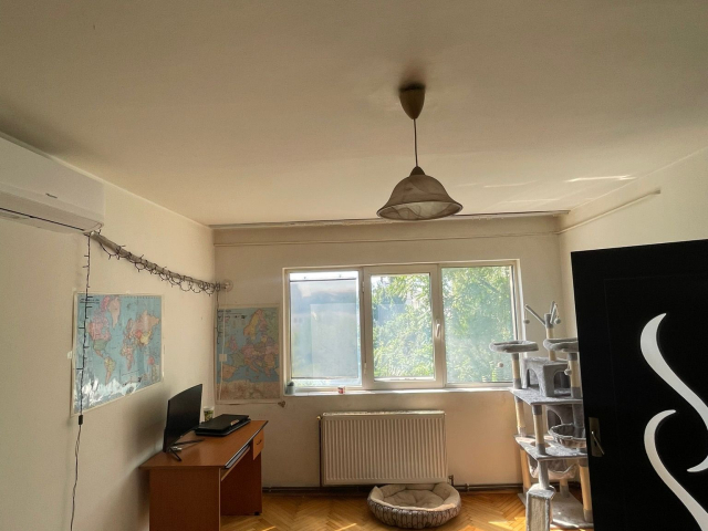 De vanzare apartament, 2 camere,  nedecomandat,  50 mp, Podu Ros,  (Sensul Giratoriu) 162867