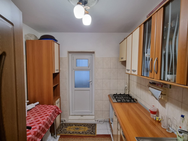 Apartament de vanzare, 3 camere,  decomandat,  64 mp, Nicolina,  (Prima statie - LIDL) 163190
