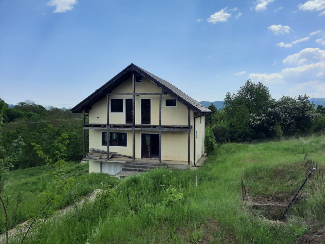 4 camere,  198mp, de vanzare vila in zona Viisoara,  (Pensiunea Smarandita) 145253