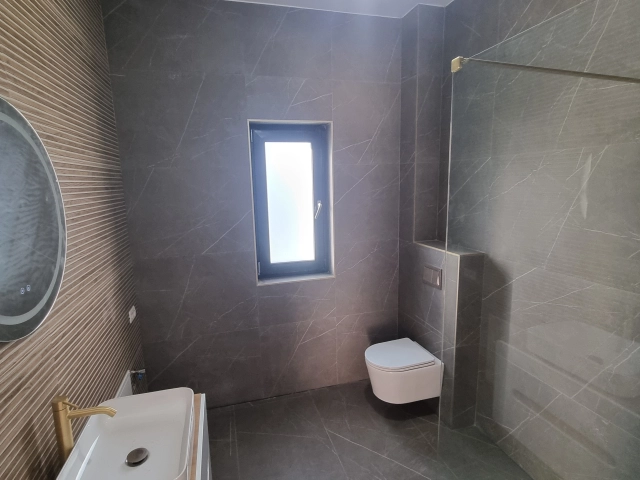 Apartament 4 camere - Valea Adanca
