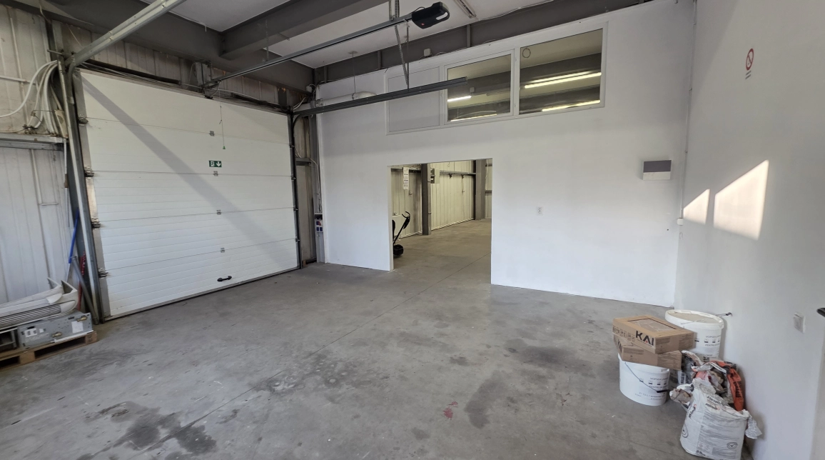 Oferta Hala industriala de inchiriat Baza 3  langa Ansamblul Silk District 200mp  imagine 2