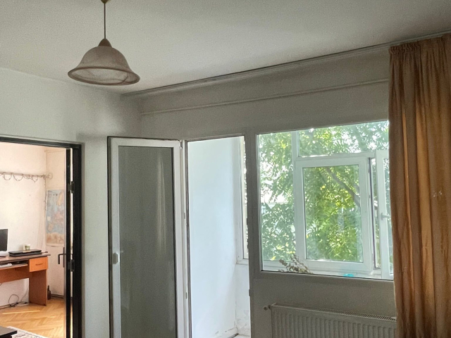 De vanzare apartament, 2 camere,  nedecomandat,  50 mp, Podu Ros,  (Sensul Giratoriu) 162867