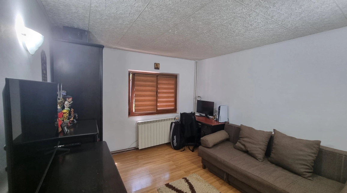 Oferta Apartament de vanzare, 4 camere, decomandat, 81 mp, Nicolina,  Nicolina 2 - Libertatii imagine 2