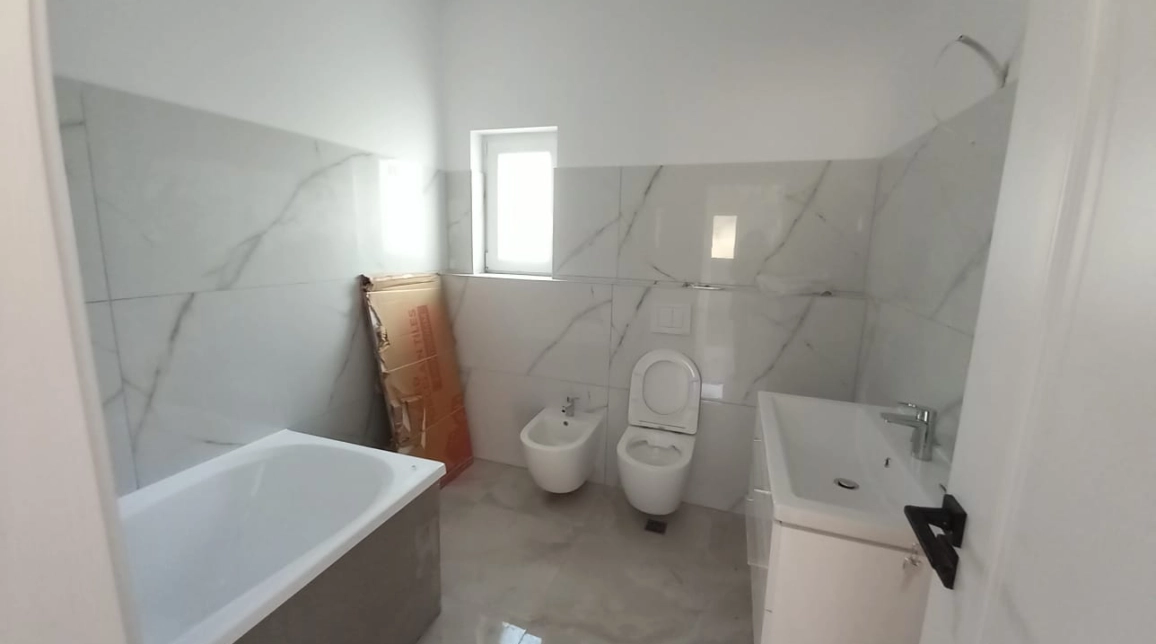 Oferta Casa, 4 camere , 105 mp, Valea Lupului, de vanzare,  Antena Orange imagine 7