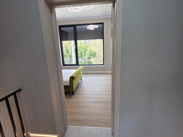 Apartament 4 camere - Miroslava