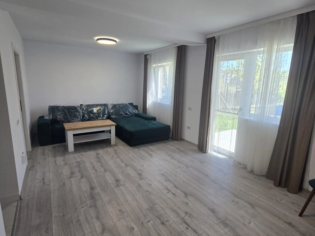 Apartament 4 camere - Bucium