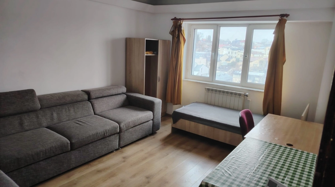 Oferta Apartament de inchiriat, 4 camere, decomandat, 90 mp, Centru,  UMF imagine 1