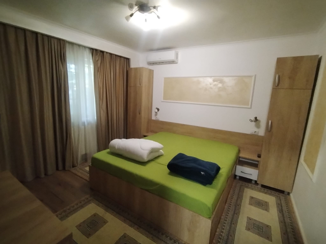 De inchiriat apartament, 2 camere,  decomandat,  55 mp, Centru,  (UMF) 162792