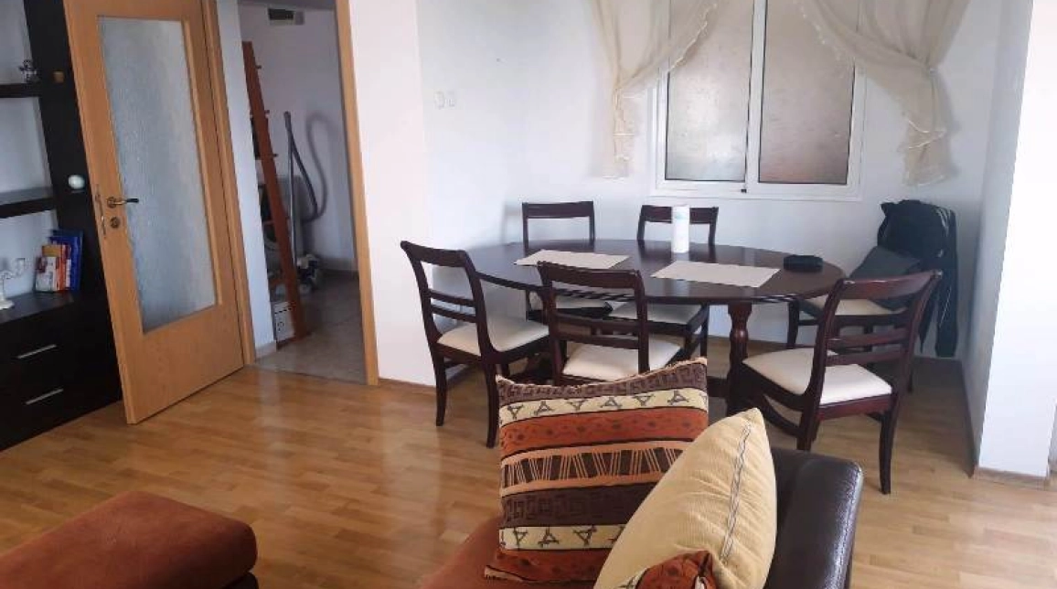 2 camere, decomandat, 70 mp , de vanzare apartament in zona Pacurari ...