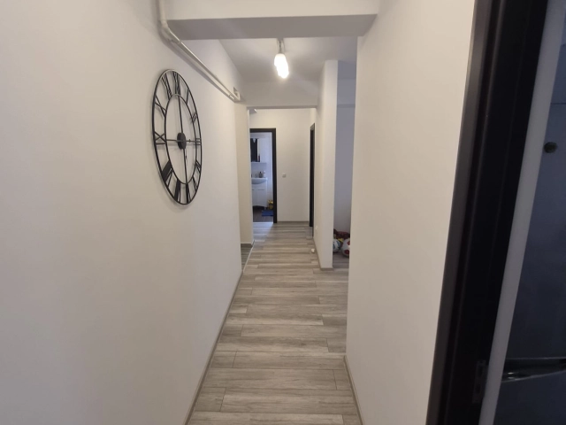 Apartament 3 camere - Rediu
