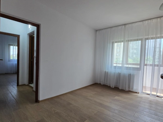 Apartament 3 camere - Alexandru cel Bun