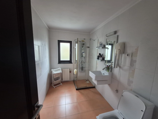 Apartament 5 camere - Bucium