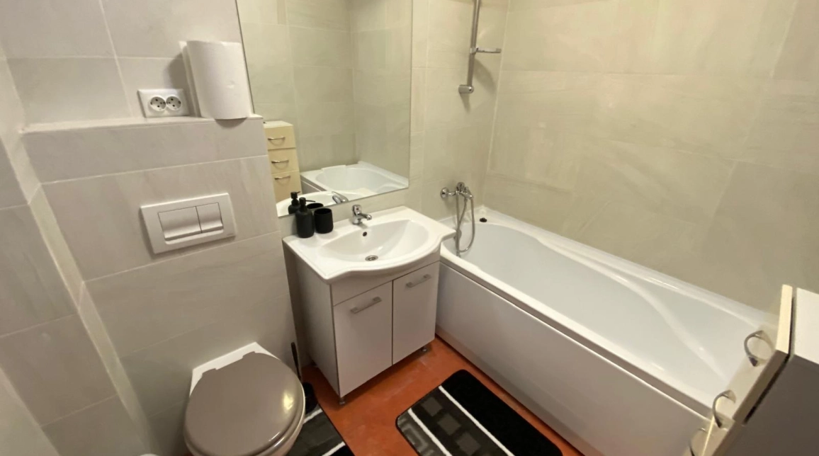 Oferta Centru apartament 76 mp, 3 camere, decomandat, de inchiriat,  Pallas Mall - Lazar Residence imagine 7