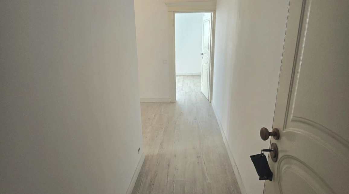 Oferta Alexandru cel Bun apartament nou 39 mp, 1 camera, decomandat, de vanzare,  Tigarete - bl.nou Intabulat imagine 1
