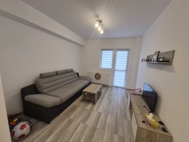 Apartament 3 camere - Rediu