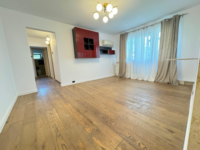 Apartament de vanzare, 4 camere,  semidecomandat,  64 mp, Mircea cel Batran,  (Complex Mircea cel Batran) 162705