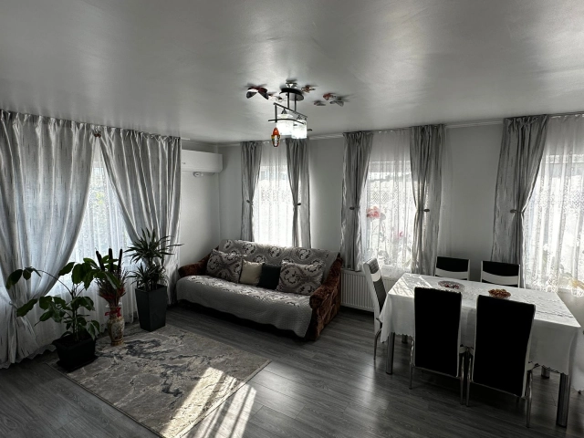 Apartament 3 camere - Tomesti
