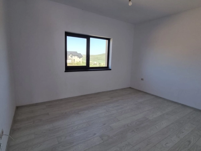 Apartament 3 camere - Valea Lupului