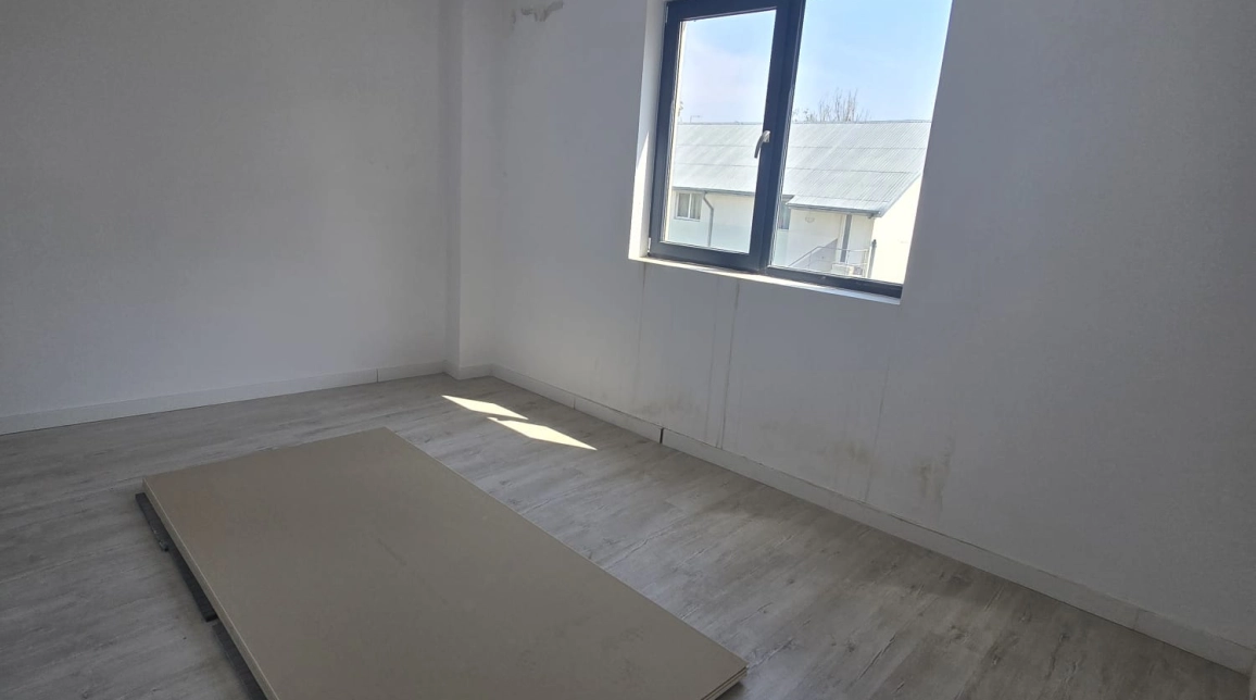 Oferta Alexandru cel Bun apartament nou 39 mp, 1 camera, decomandat, de vanzare,  Tigarete - bl.nou Intabulat imagine 3