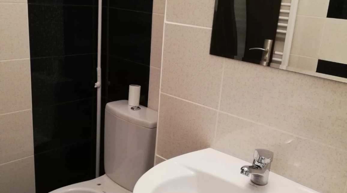 Oferta 2 camere, semidecomandat, 52 mp, de vanzare apartament in zona Podu Ros,  Salubris imagine 2