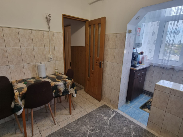 Apartament de vanzare, 3 camere,  decomandat,  80 mp, Nicolina,  (B.dul Poitiers -Continental) 160165