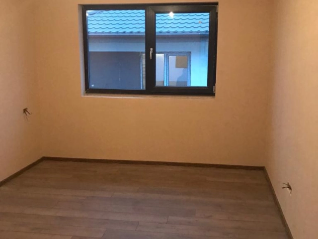 Apartament 4 camere - Aroneanu
